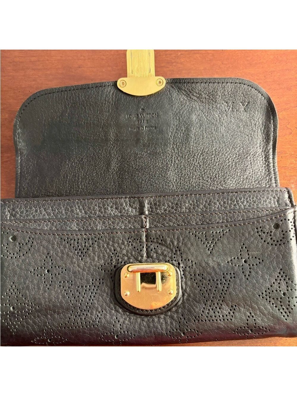 Louis Vuitton Portefeuille Iris Mahina Wallet Black Perforated Leather - Picture 5 of 7